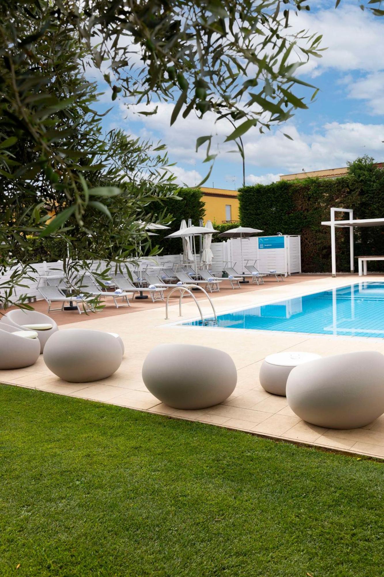 Best Western Hotel Rome Airport Fiumicino Esterno foto