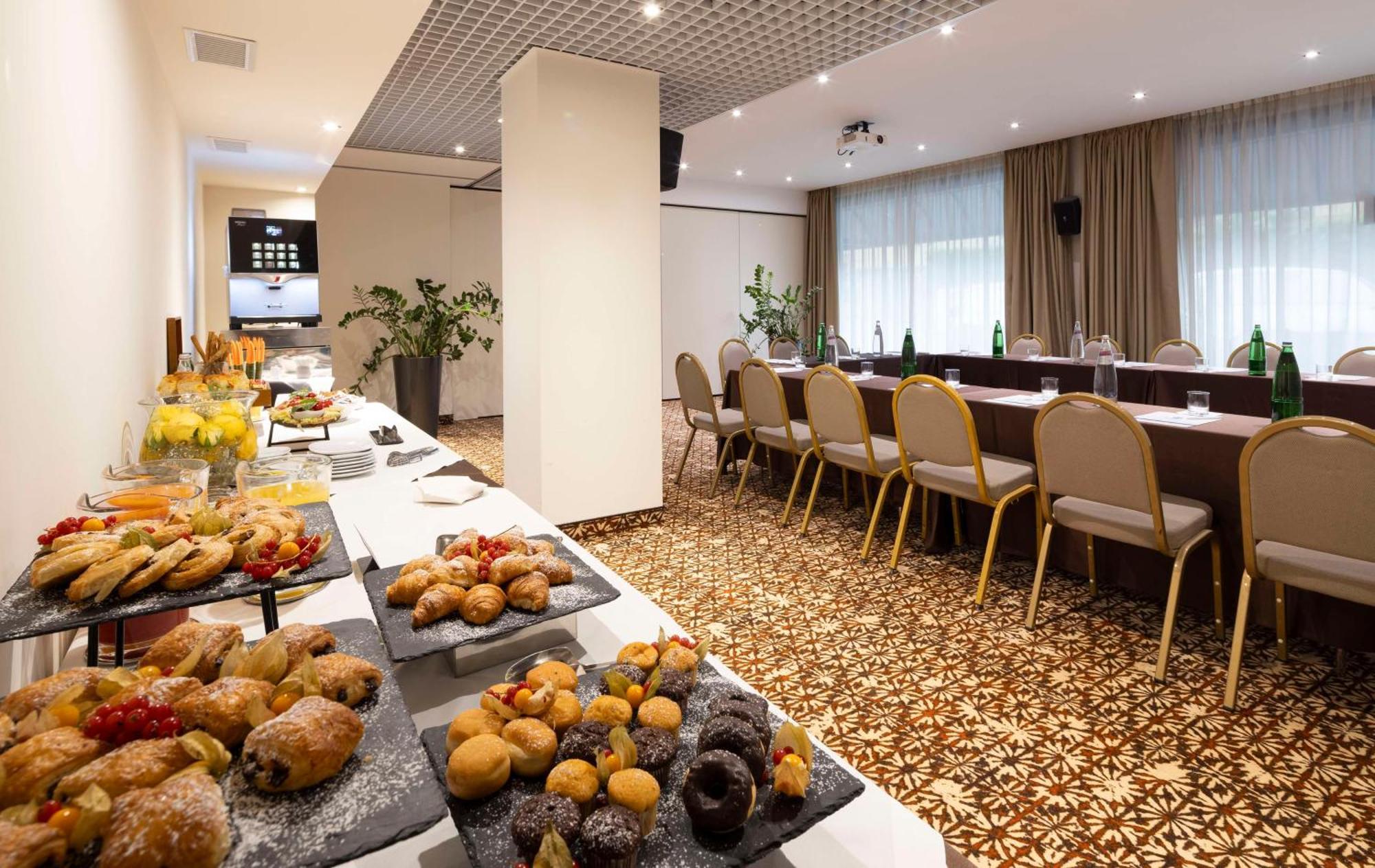 Best Western Hotel Rome Airport Fiumicino Esterno foto